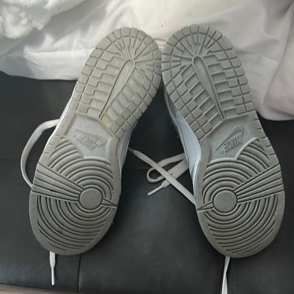 Nike dunks YouthGray Sneakers - Picture 6 of 8